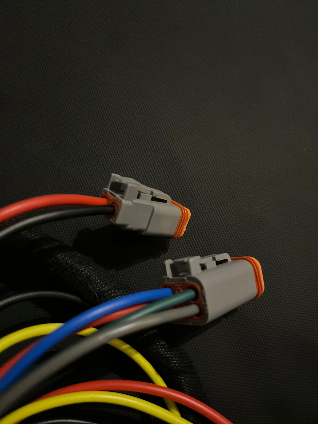 Lisäkytkentä-Nappirajoitin (vain Manki johtosarjaan)