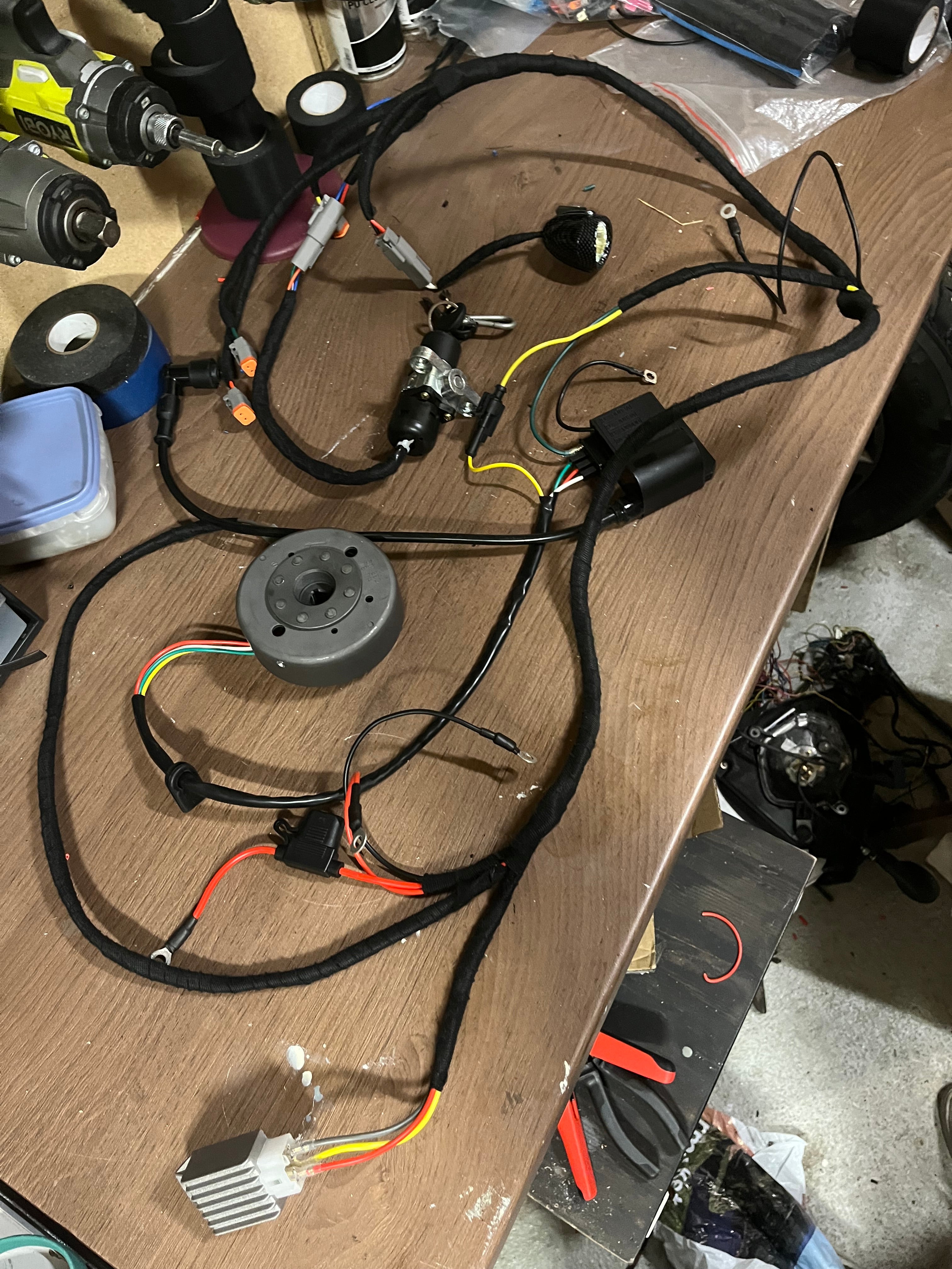 Johtosarja Ducati/kisasähköt|Plug N Play